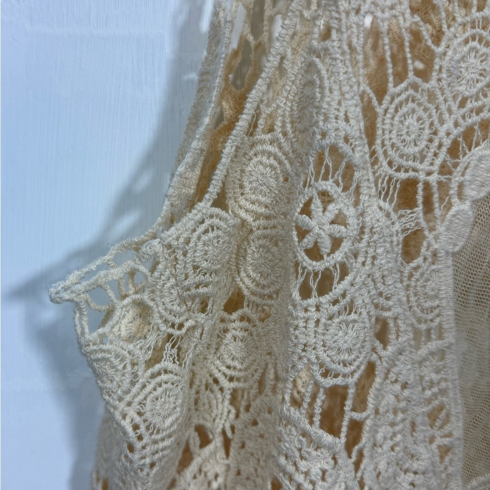 Chico's Beige Lace Crochet Vest ( Chico’s Chart Size 3 ) - Picture 3 of 9